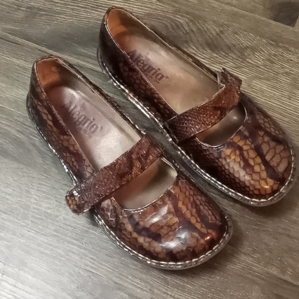 Alegria snake pattern Mary Jane style